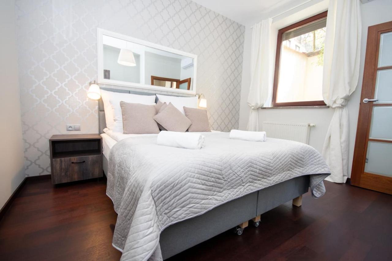 Inpoint 2-Bedrooms Apartment With Private Garden And Free Parking Краков Экстерьер фото